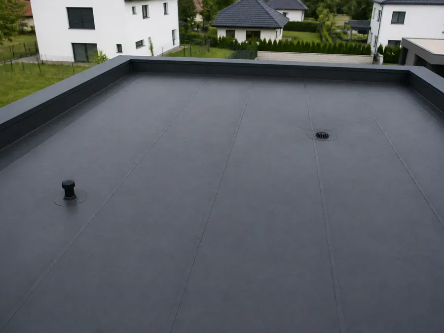 Izolácie a hydroizolácie – ukážka strešnej práce v Banskobystrickom kraji